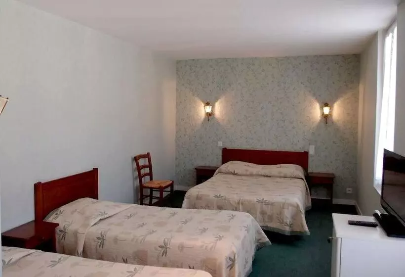 スタンダード4人部屋, Les Ambassadeurs Logis Hotels Et Restaurant