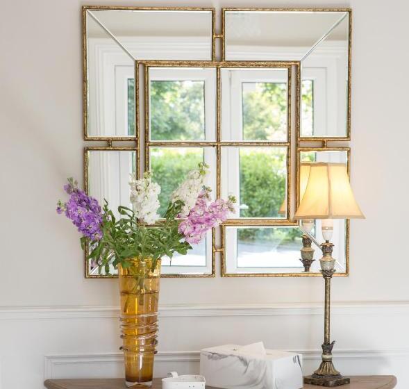 Бунгало Стандарт, Whitford House