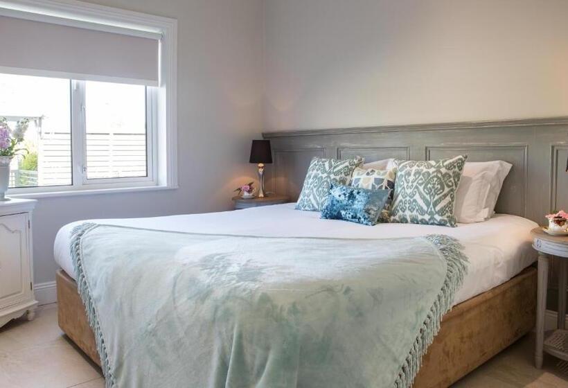 Бунгало Стандарт, Whitford House