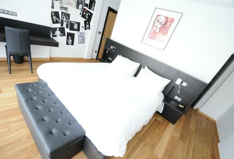 غرفة ديلوكس مطلّة علي الحديقة, Logis Hotel Restaurant Au Boeuf Rouge