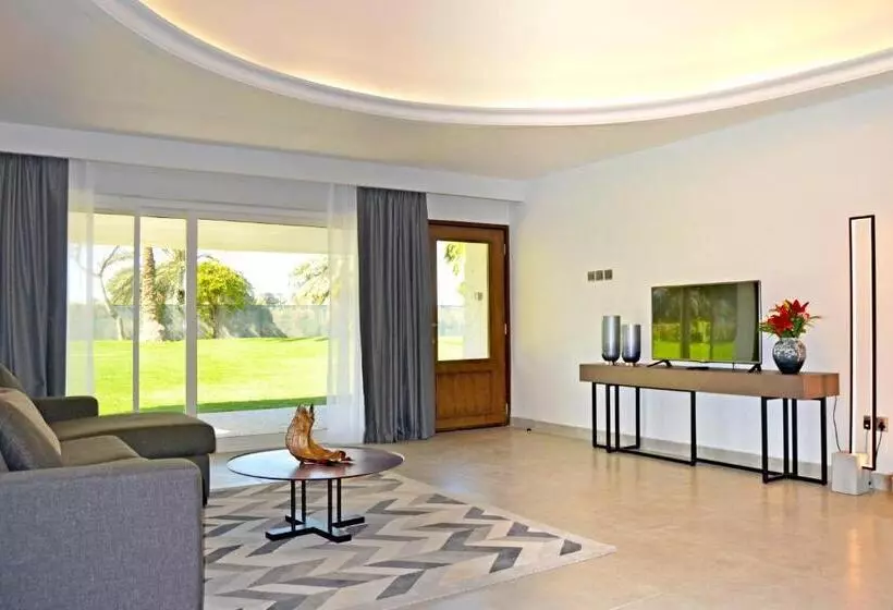 سوئیت مستر, Marbella Resort