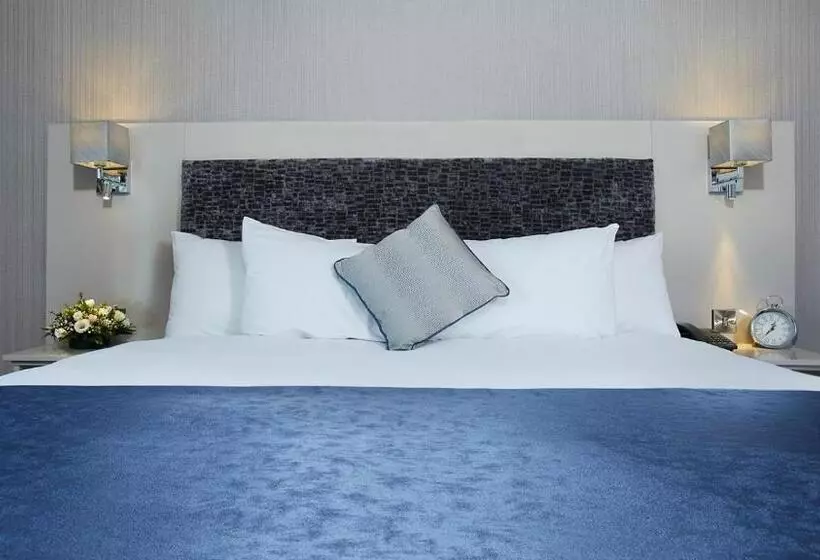 اتاق لوکس با تخت بزرگ, Tower Hotel & Leisure Centre