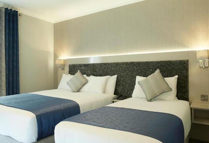 스탠다드 트리플 룸, Tower Hotel & Leisure Centre