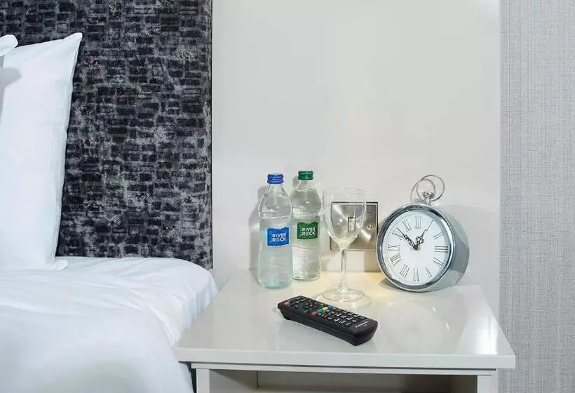 اتاق استاندارد سه نفره, Tower Hotel & Leisure Centre