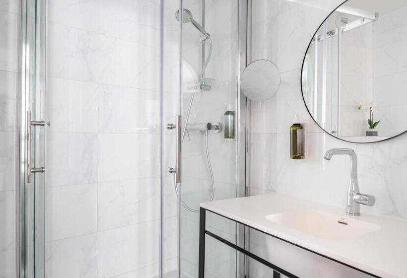 ファミリールーム, Astoria Astotel