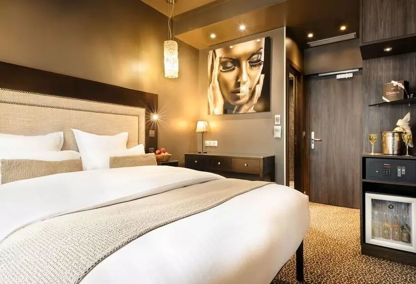 Chambre Classique, B Montmartre