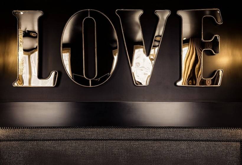 Chambre Classique, B Montmartre