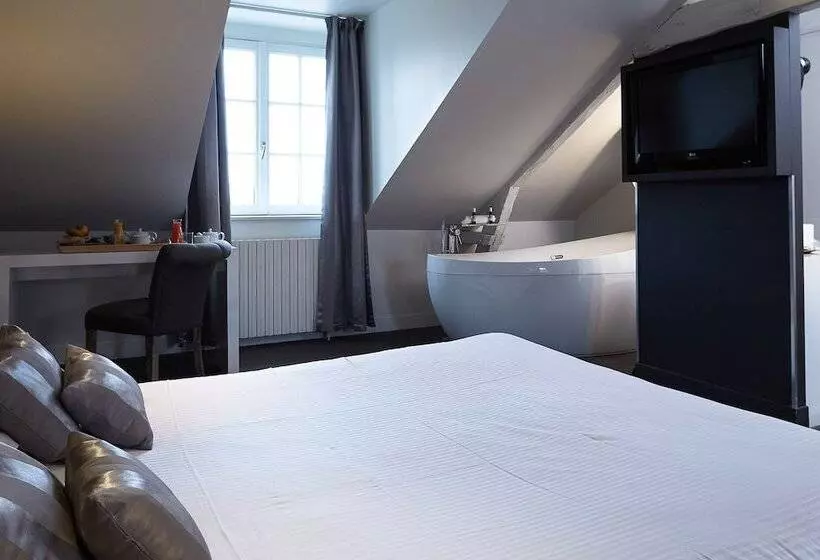 ジュニアスイート, Best Western Le Cheval Blanc  Vue Sur Le Port Plein Centre Ville