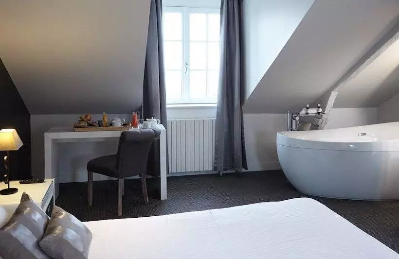 ジュニアスイート, Best Western Le Cheval Blanc  Vue Sur Le Port Plein Centre Ville