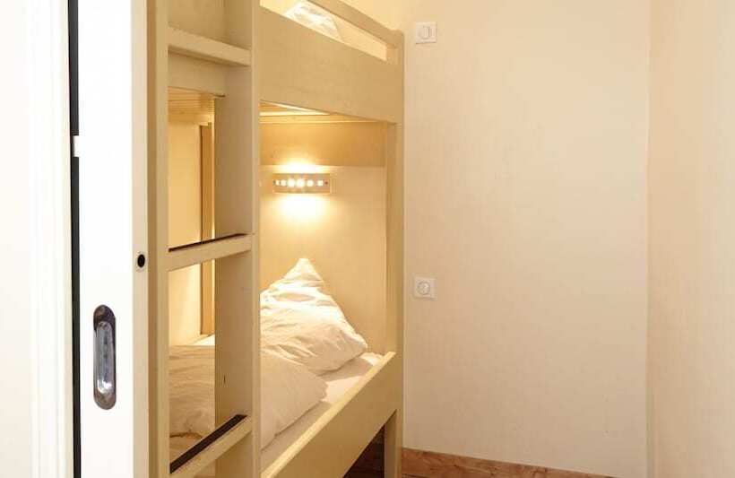 اتاق خانوادگی, Best Western Le Cheval Blanc  Vue Sur Le Port Plein Centre Ville