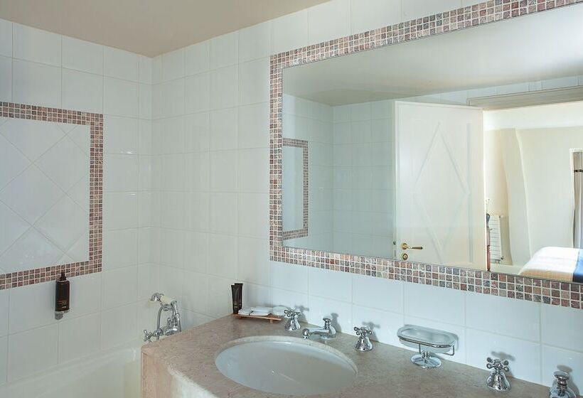 سوییت خانوادگی, Brighton Esprit De France