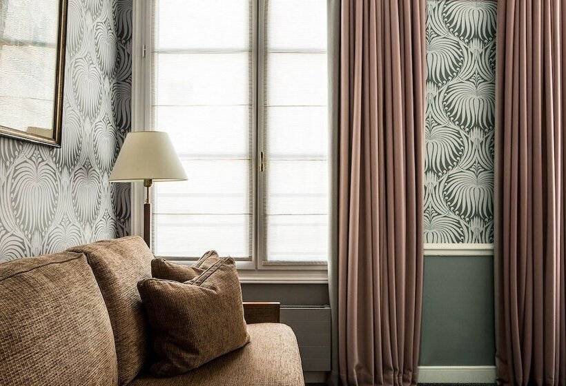 سوییت خانوادگی, Brighton Esprit De France