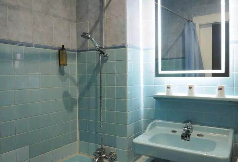 Quarto Triplo Standart, Busby