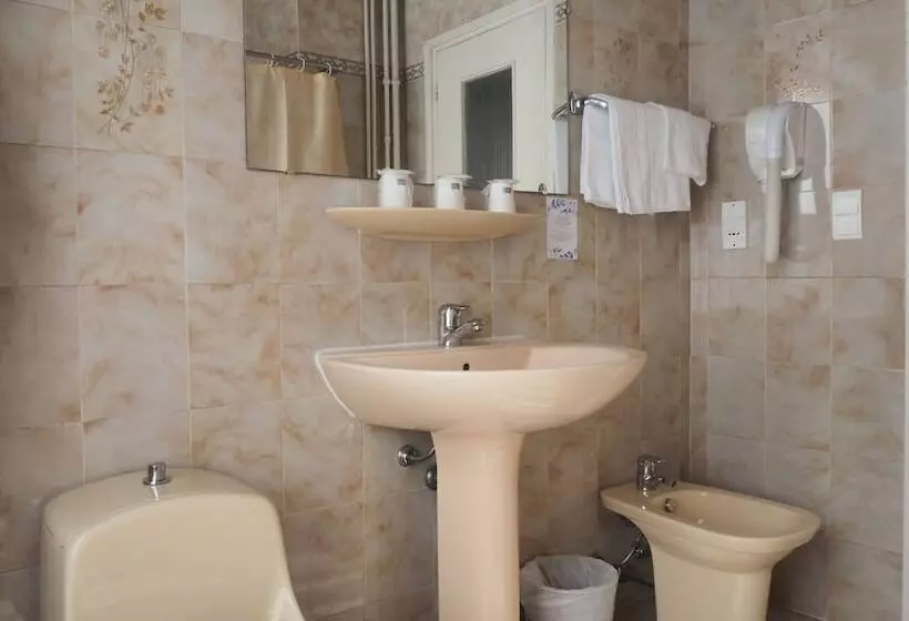 Quarto Triplo Standart, Busby