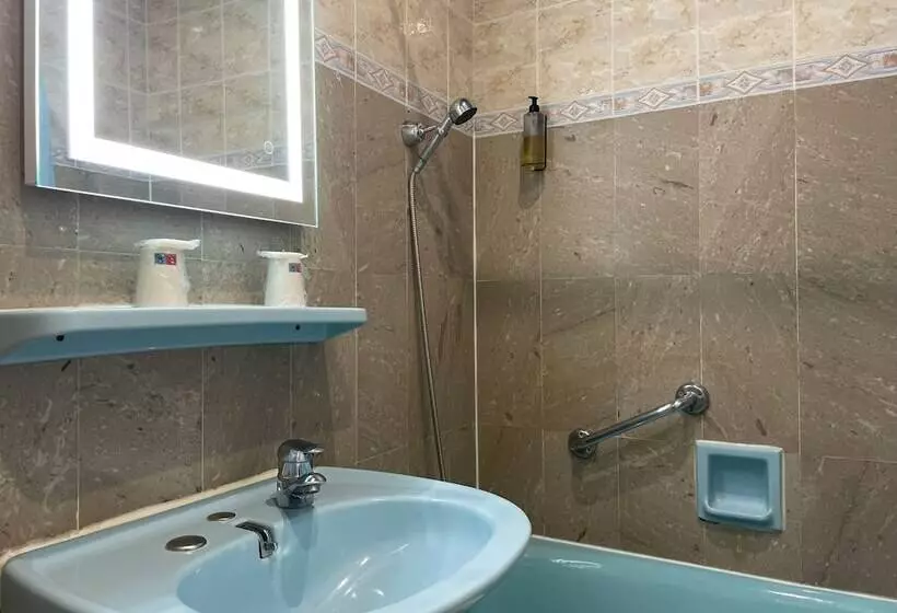 Quarto Comfort, Busby