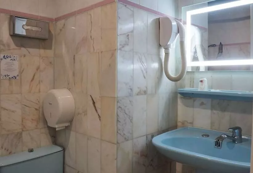 Quarto Comfort, Busby