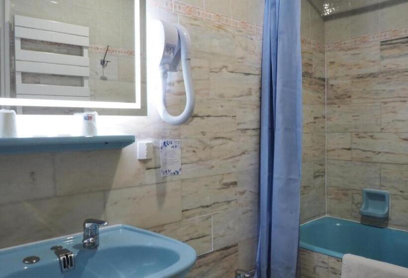 غرفة قياسية, Busby