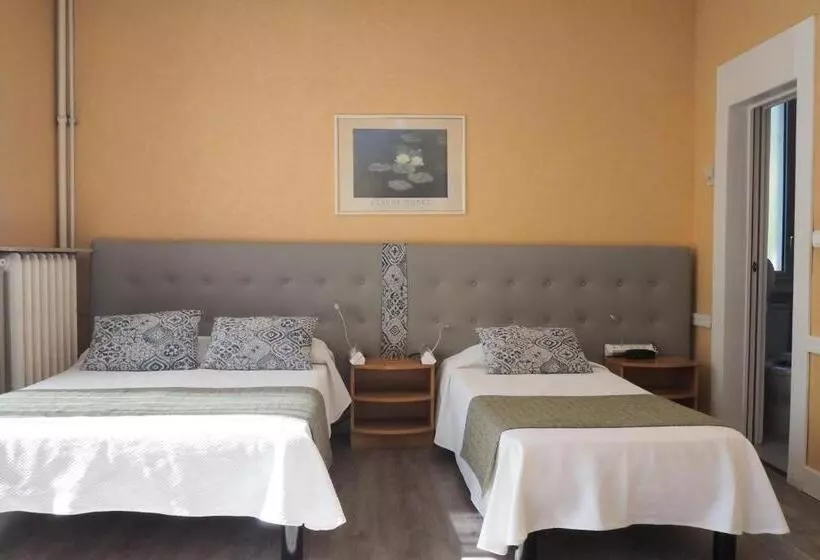 Quarto Triplo Comfort, Busby