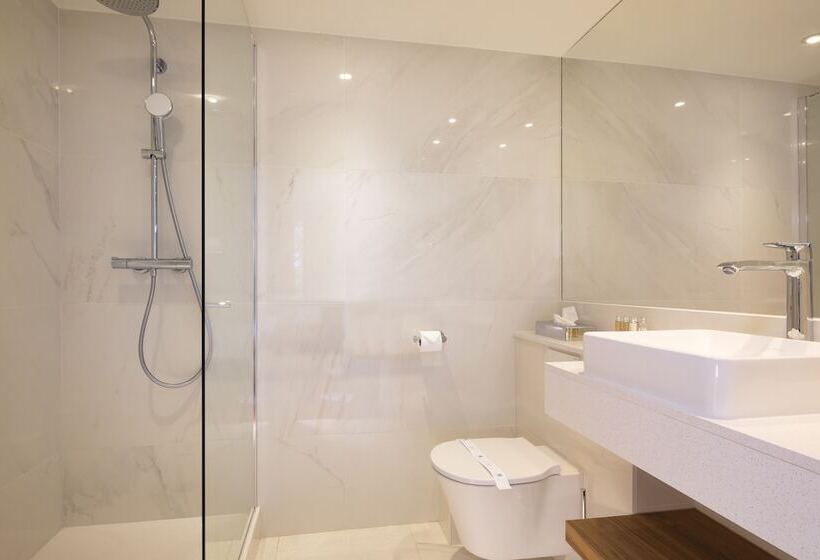 اتاق سوپریور, De Suede Saint Germain