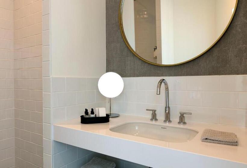 اتاق استاندارد چهار تخته, Continental