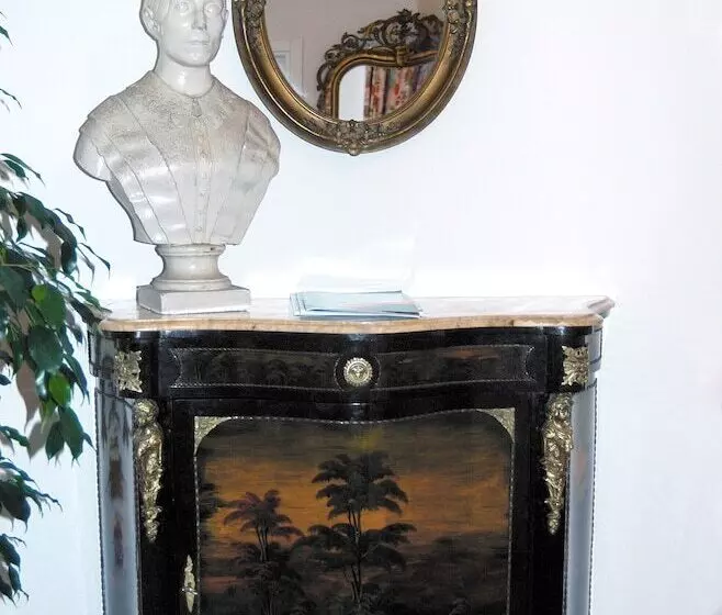ジュニアスイート, Grand Hôtel Des Ambassadeurs