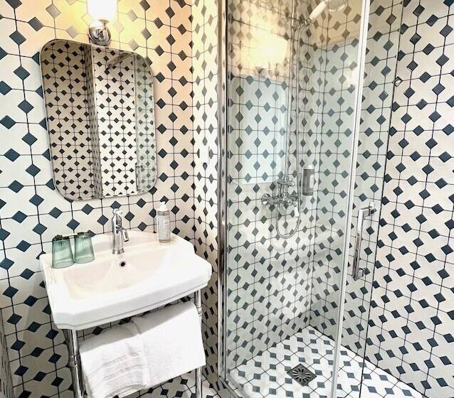 اتاق سوپریور, Hôtel La Tour Intendance