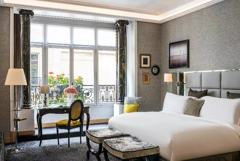 ジュニアスイート, Sofitel Paris Baltimore Tour Eiffel