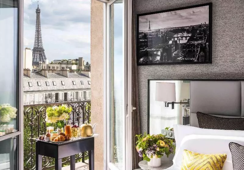 デラックスジュニアスイート, Sofitel Paris Baltimore Tour Eiffel