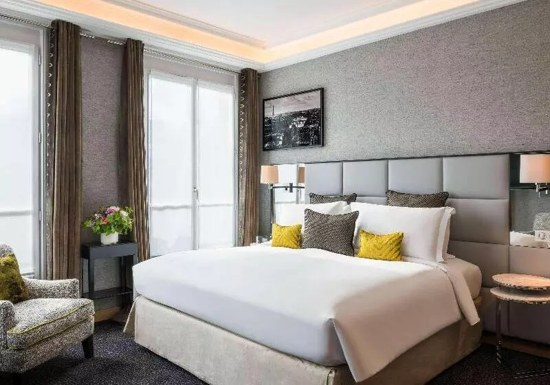 デラックスジュニアスイート, Sofitel Paris Baltimore Tour Eiffel