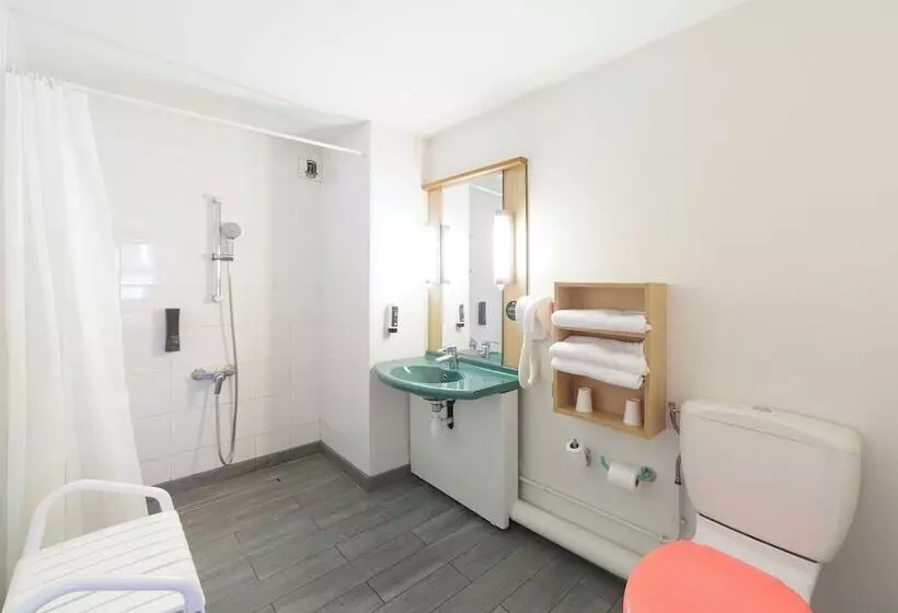اتاق استاندارد برای معلولان, B&b Hotel Lourdes Centre Gare 3 étoiles