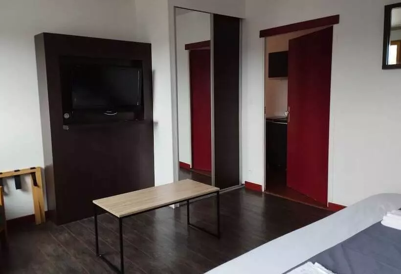 Chambre Supérieure, Brit Hotel L Arrivée Guingamp