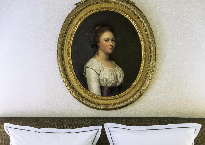 اتاق کلاسیک, Hôtel Des Saints Pères Esprit De France