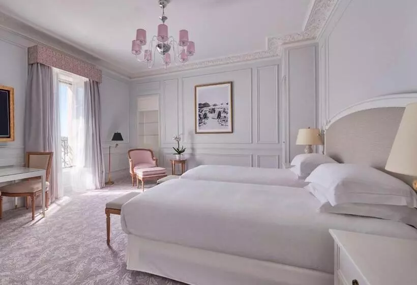 اتاق استاندارد با چشم‌انداز, Hôtel Du Palais Biarritz, In The Unbound Collection By Hyatt