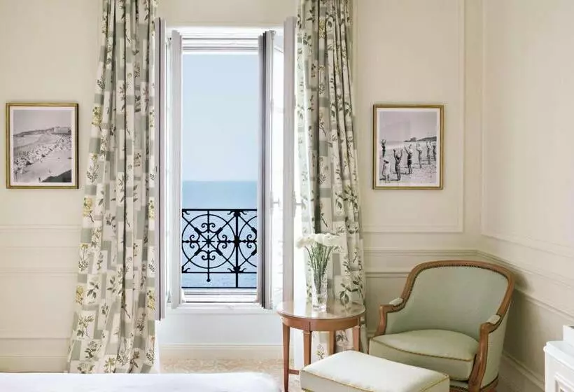 اتاق لوکس با چشم‌انداز دریا, Hôtel Du Palais Biarritz, In The Unbound Collection By Hyatt