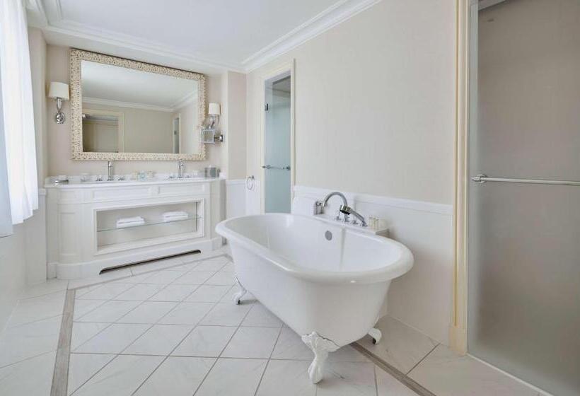 سوییت جونیور با چشمانداز دریا, Hôtel Du Palais Biarritz, In The Unbound Collection By Hyatt