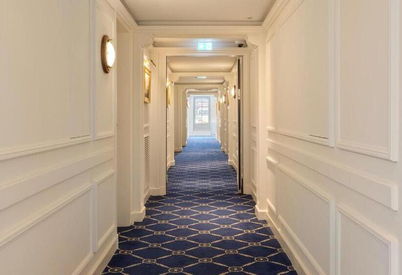 اتاق لوکس با تخت بزرگ, Hôtel Du Palais Biarritz, In The Unbound Collection By Hyatt