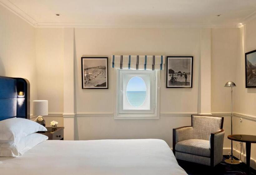 اتاق لوکس با تخت بزرگ, Hôtel Du Palais Biarritz, In The Unbound Collection By Hyatt