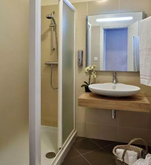 اتاق راحتی یک تخته, Fesch & Spa
