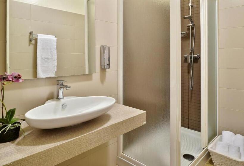 Camera Tripla Comfort, Fesch & Spa