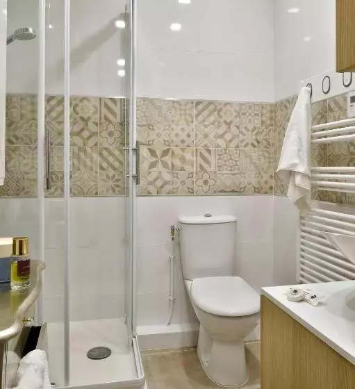 استودیوی استاندارد, Fesch & Spa