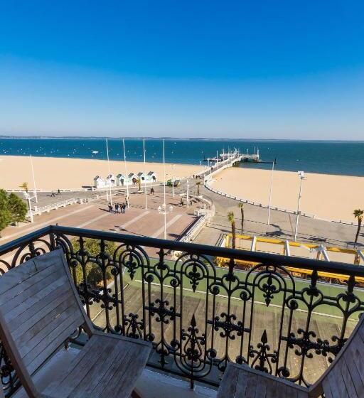 اتاق استاندارد با چشمانداز دریا, Grand Hôtel Richelieu