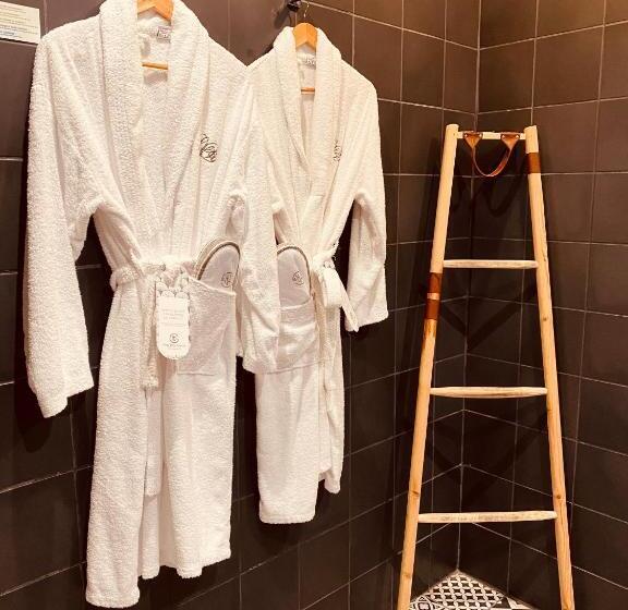 اتاق استاندارد با چشمانداز دریا, Grand Hôtel Richelieu