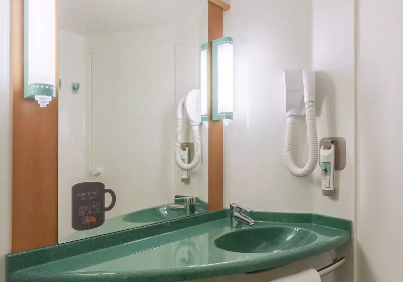 Standard Kolmen Hengen Huone, B&b Hotel Lourdes Centre