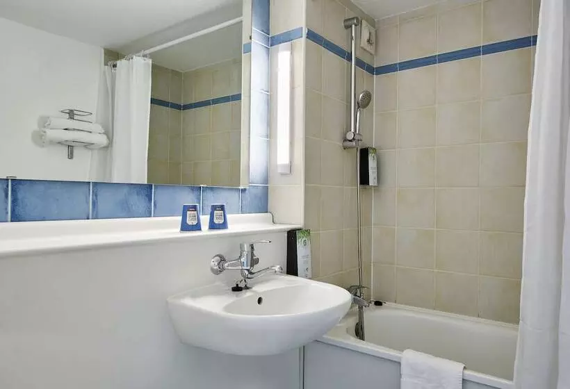 Chambre Standard, Kyriad Tarbes Bastillac