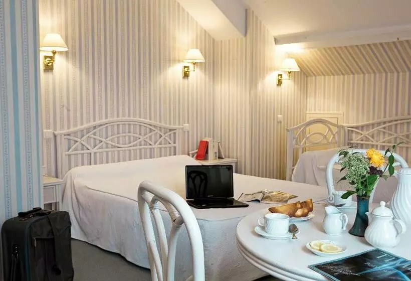 スタンダードトリプルルーム, Logis Hôtel Du Pont Neuf