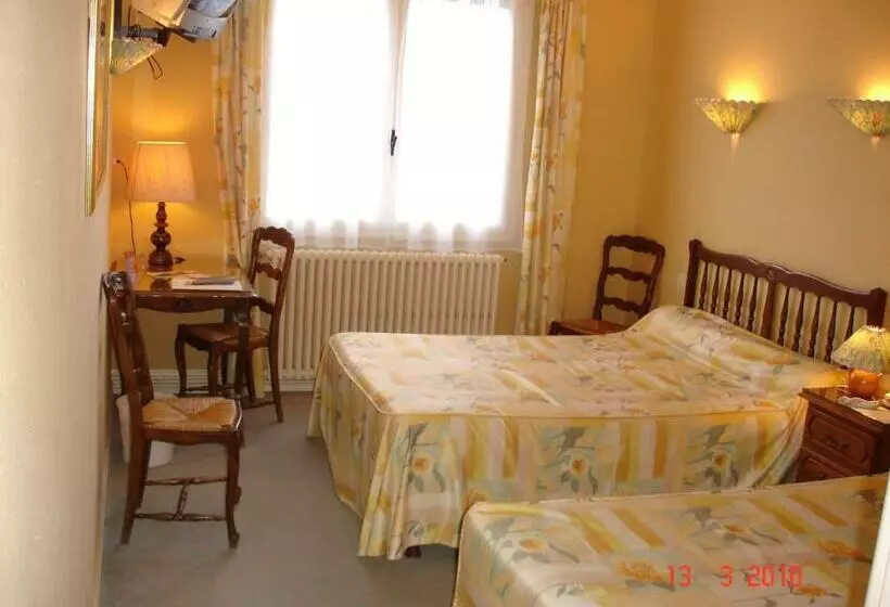 スタンダードトリプルルーム, Logis Hôtel Du Pont Neuf