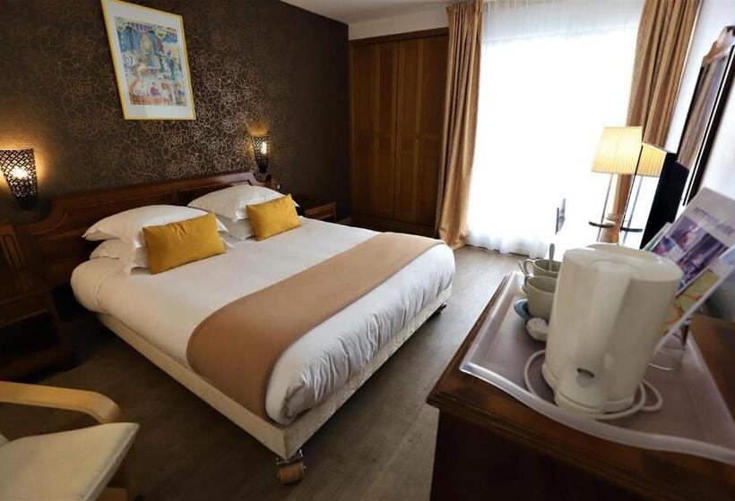 اتاق استاندارد با بالکن, Des Tuileries