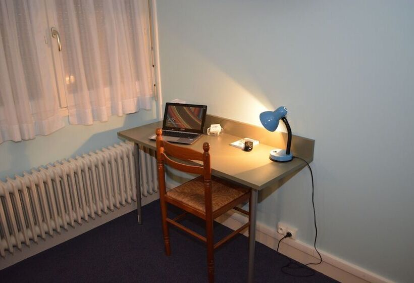 Номер Комфорт, Hôtel Le Lyon Bron