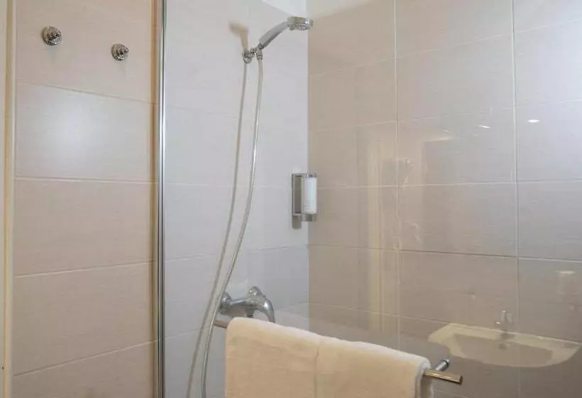اتاق استاندارد, Hôtel Mondial