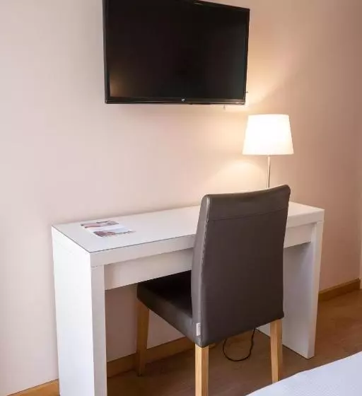 اتاق استاندارد, Hôtel Mondial